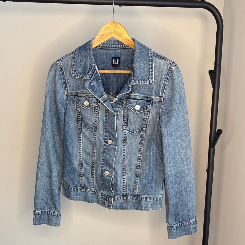 GAP Women's Light Blue Jean Jacket